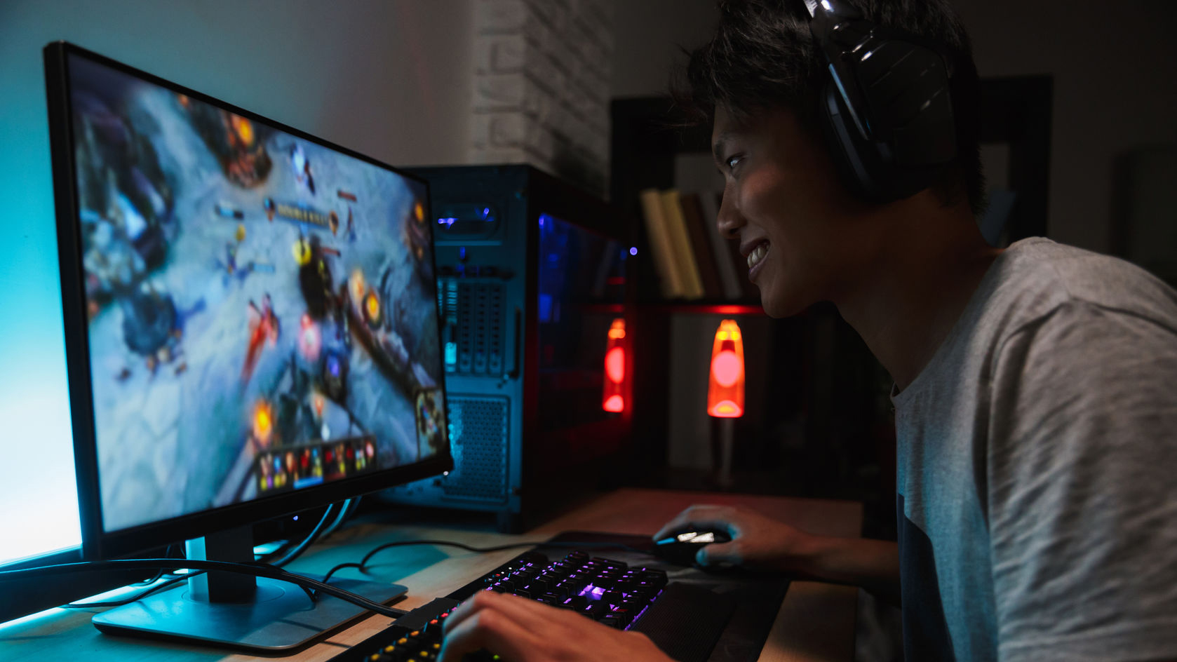 Turn your gaming passion into income with these 5 eSports money-making ideas, from streaming and content creation to coaching, casting, and competing.