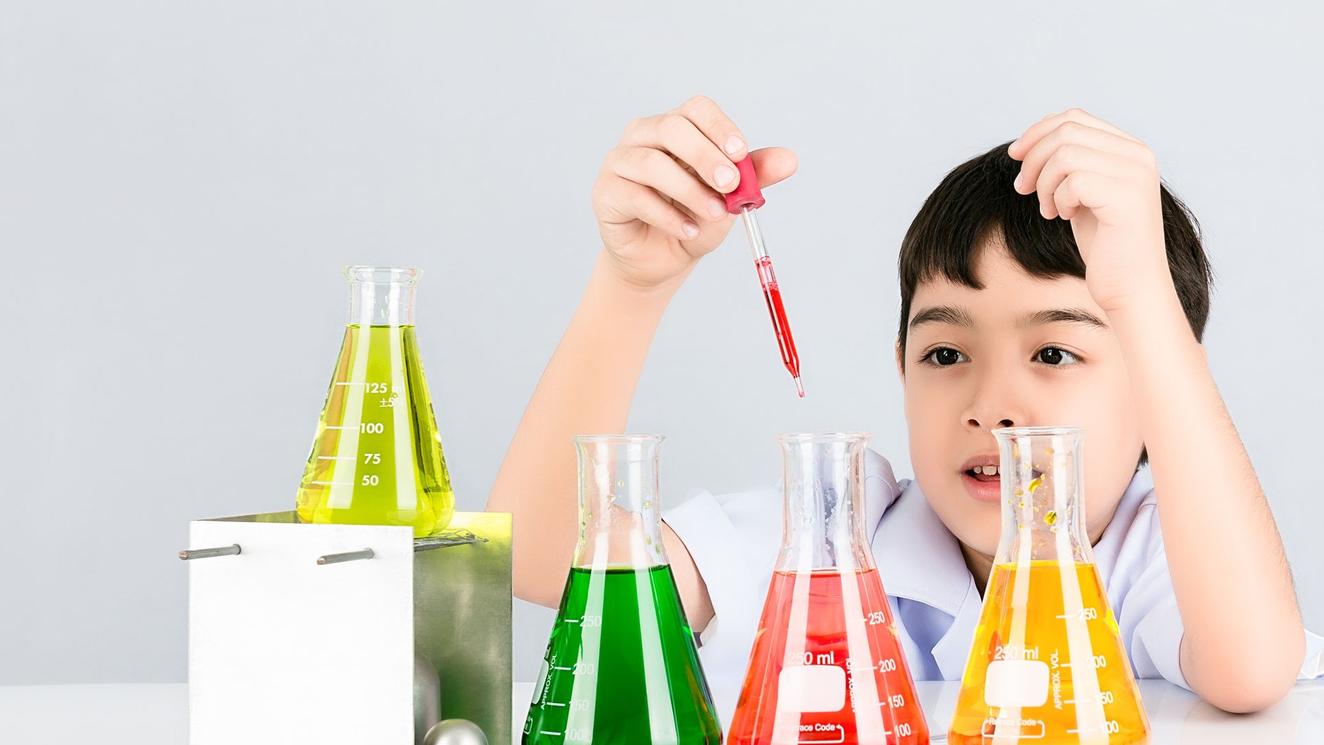 Keep kids busy during the school holidays with these easy science experiments using mason jars and common household supplies. Quick, fun, and educational!