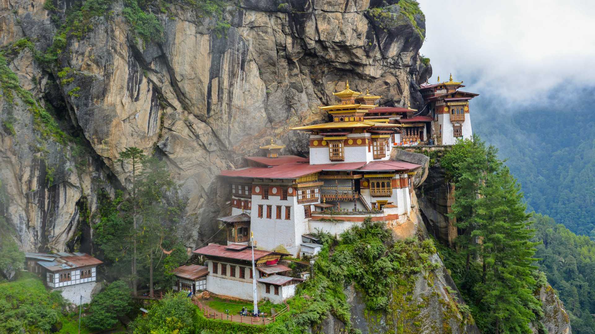 Live Vicariously: Bhutan Edition Live Vicariously: Bhutan Edition - an idyllic hidden gem tucked away on the slopes of the Himalayas between China and India.