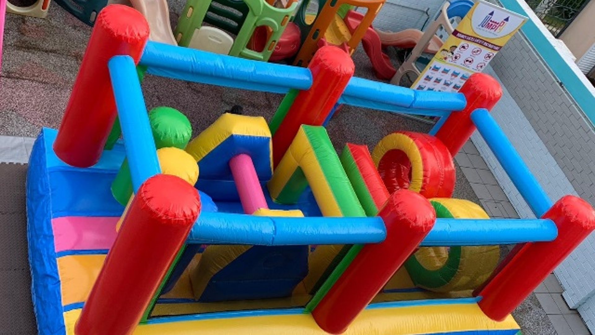 Renting a bouncy castle in Singapore for little kids