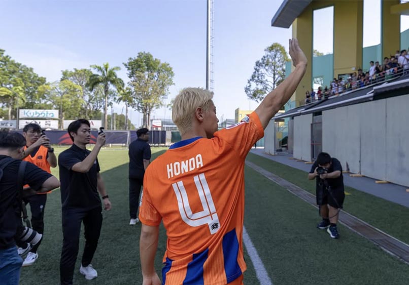 keisuke honda fc jurong visit